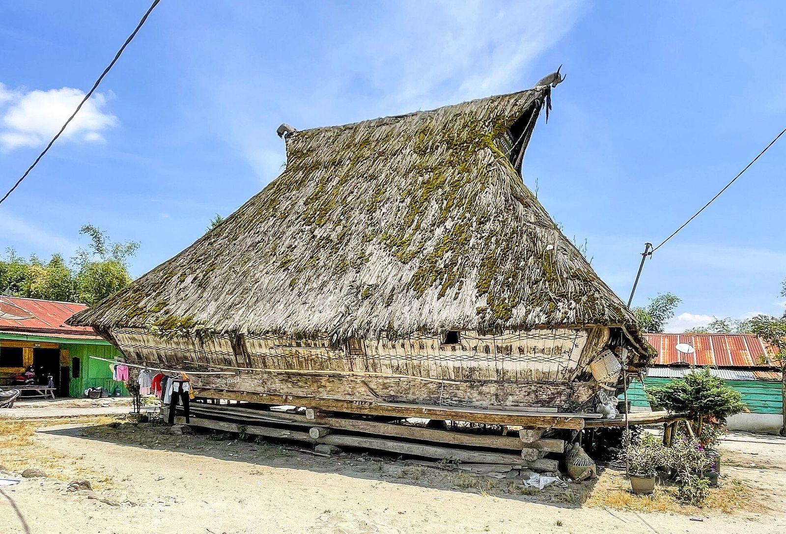 Rumah siwaluh jabu Karo di Desa Dokan