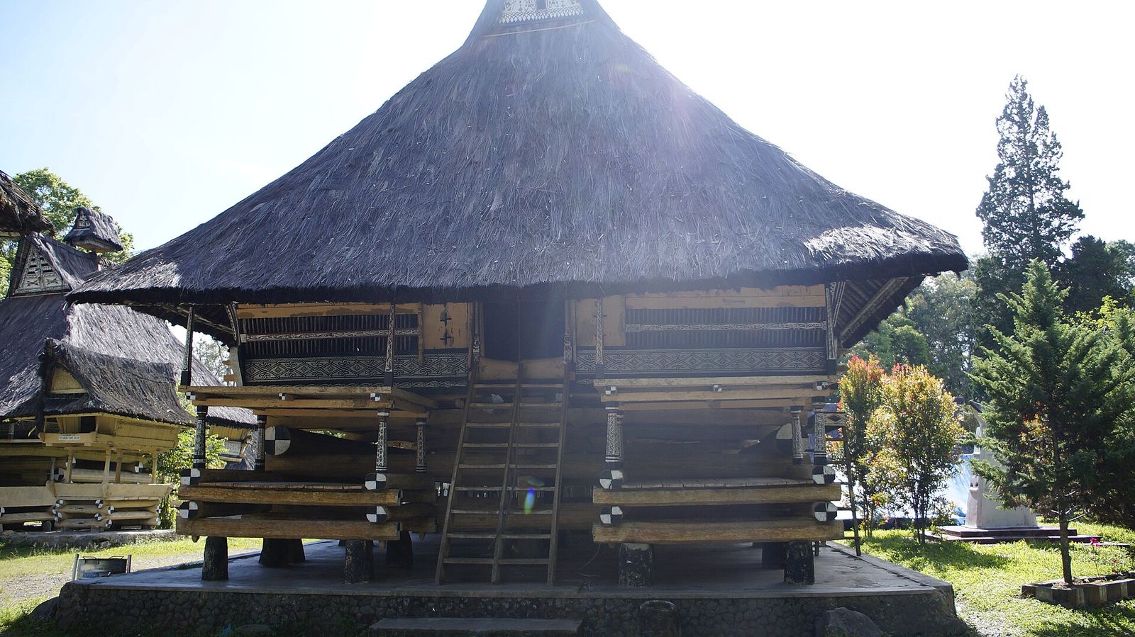 Rumah bolon Simalungun di Pematang Purba