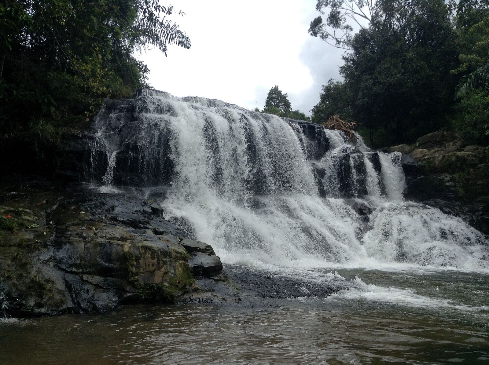 Air terjun di Damparan Haunatas
