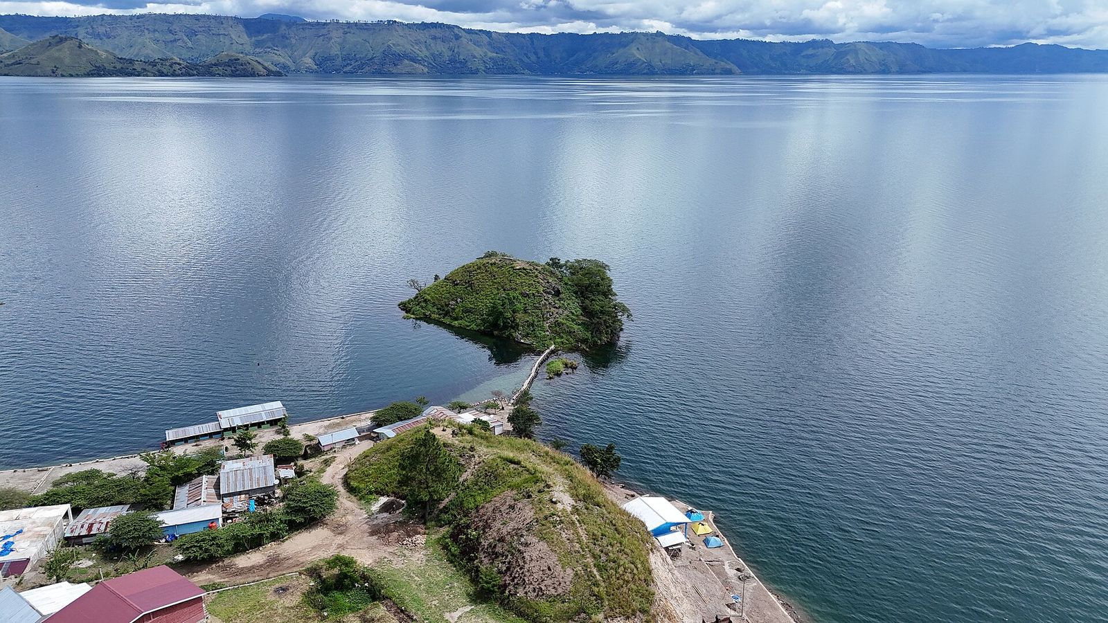 Tao Silalahi (pesisir Danau Toba)