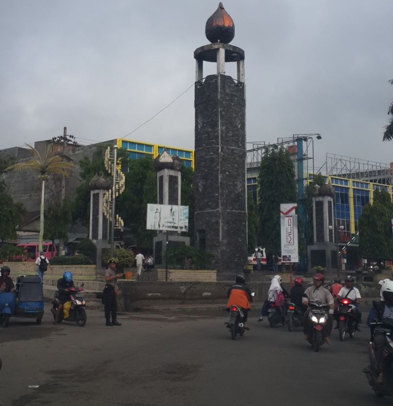 Tugu Salak